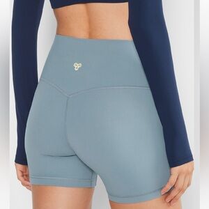 Aritzia TNA Butter Cheeky Hi-Rise 5” Short - Umbra Blue - Size: L